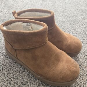 SO Warm Brown Suede Boots